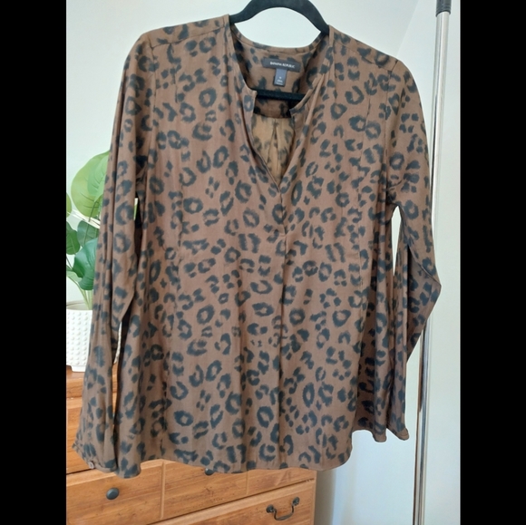 Banana Republic leopard print blouse - Picture 3 of 6